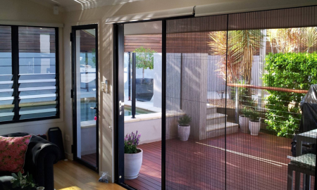Retractable insect screens